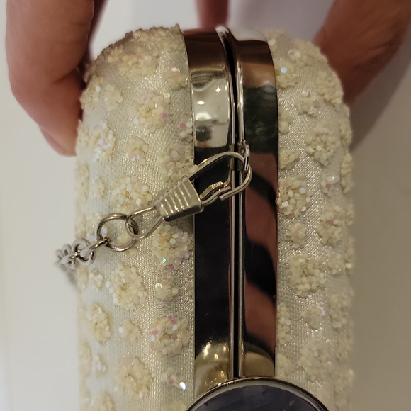 Sequin Clutch with Detachable Chain - Picture 6 of 10